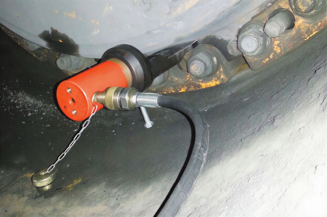 Автономное приспособление  демонтажа фиксирующих клиньев КГШ БелАЗ 7513