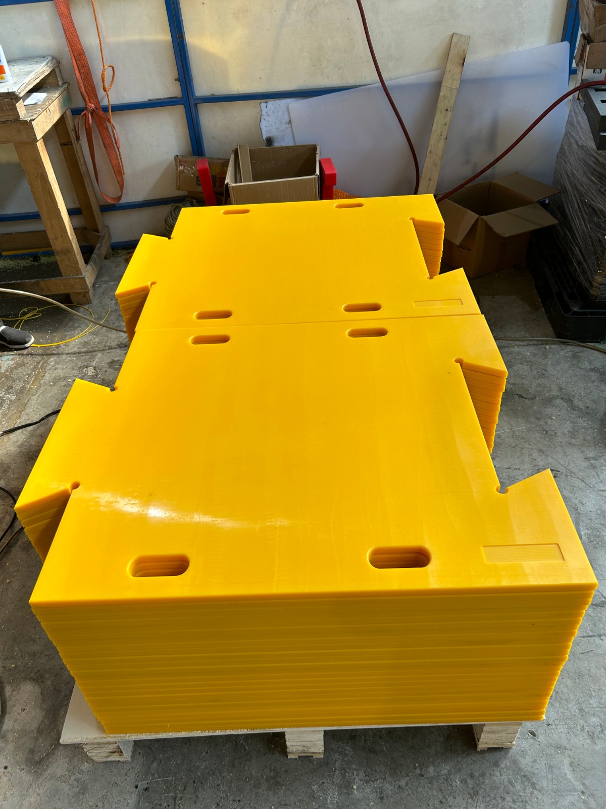 Базовый комплект защитных пластин МХ-20 для защиты бетонных полов от повреждений гусеничной техникой массой до 60 тонн