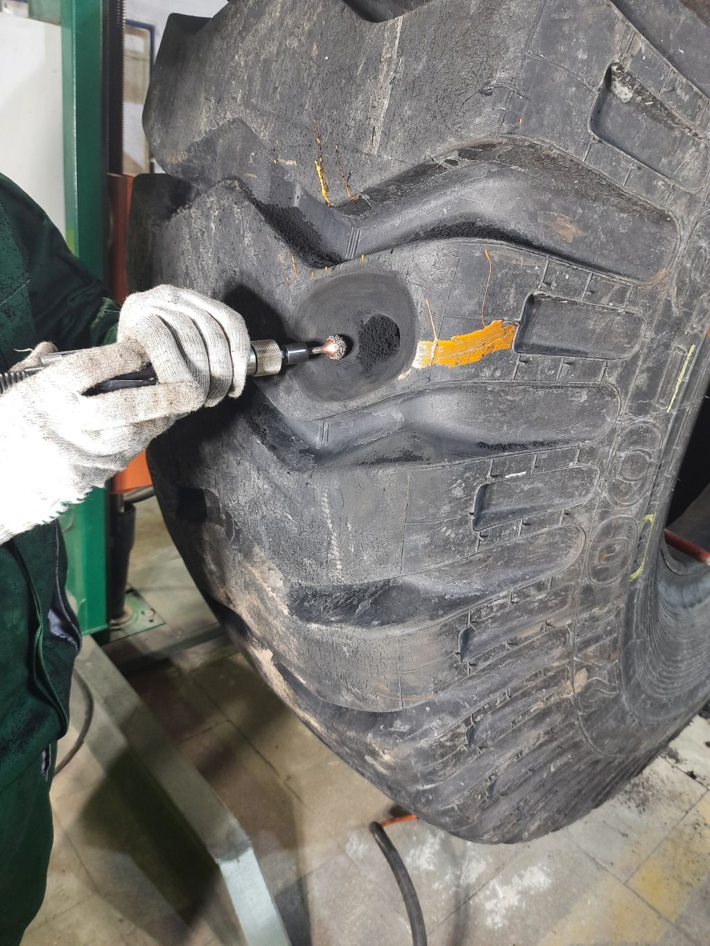 Обработка повреждения воронки КГШ шероховальным шариком