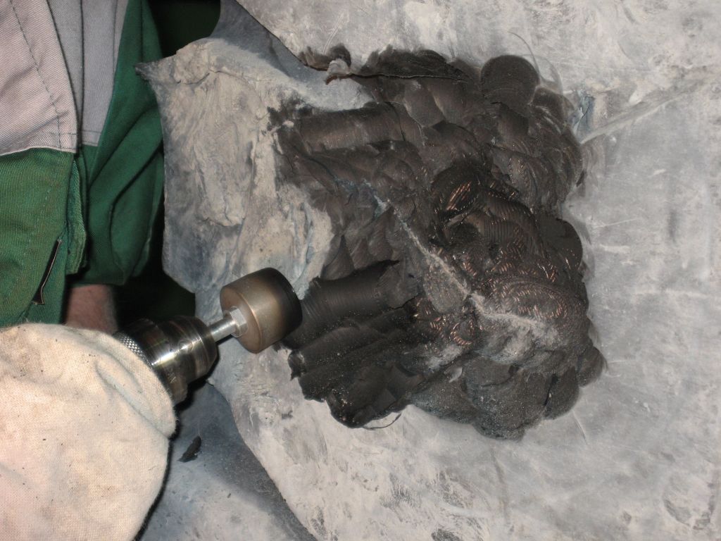 Формирование воронки при ремонте КГШ при помощи колпачкового резца