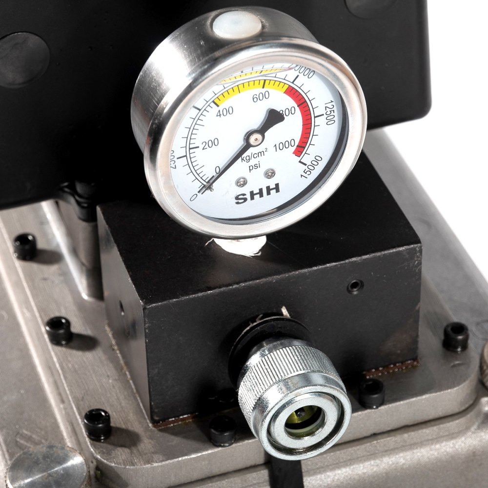 Электрогидравлическая переносная станция; 2,0л.; 2,8/0,65 л/мин.; 700 бар; 220В