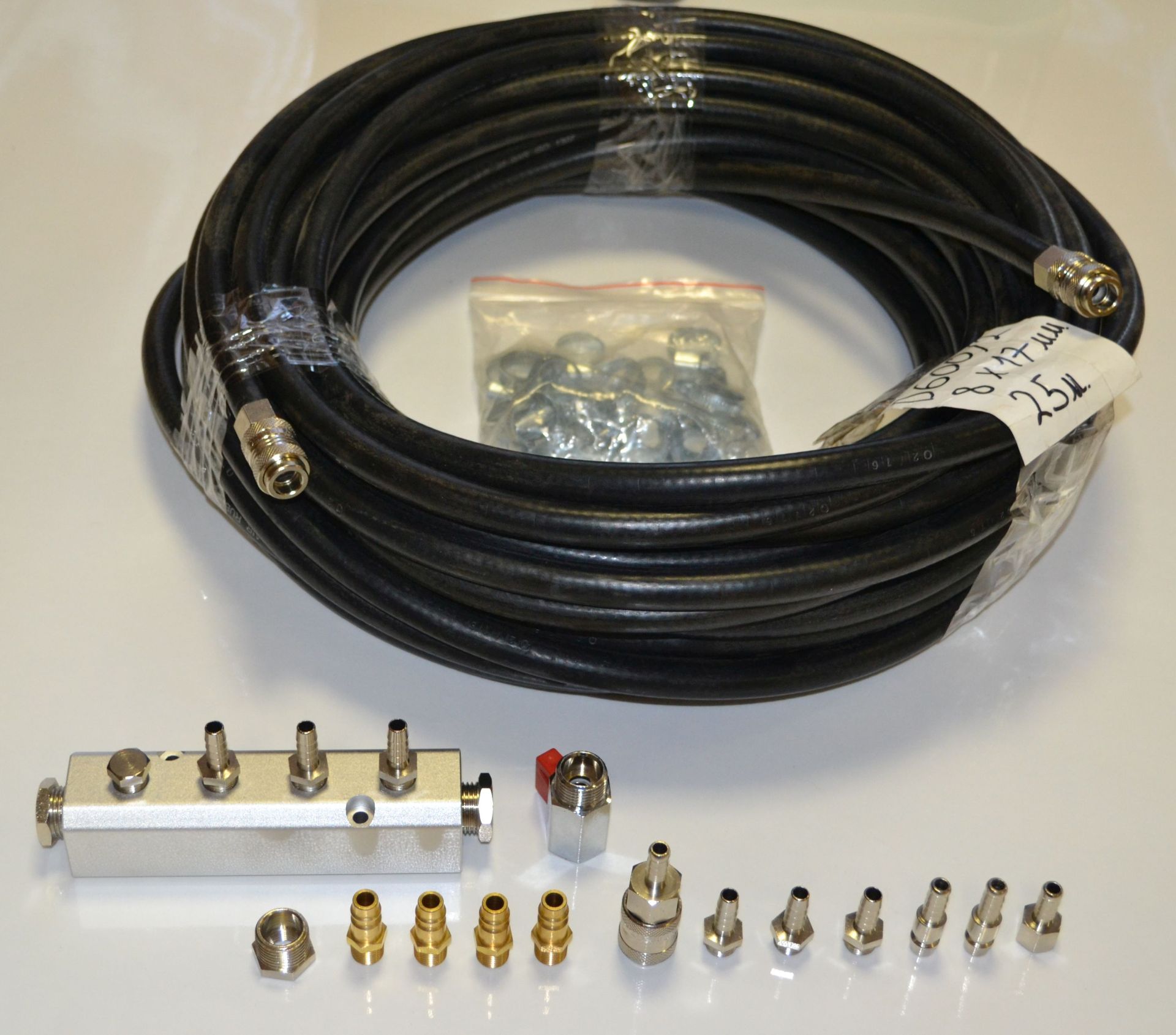 Комплект соединительных шлангов, фитингов, быстросъемных соединений и разветвителей для пневмооборудования