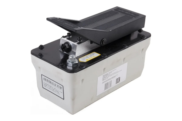 Пневмогидронасос с педалью; 1,7 л.; 700 бар;