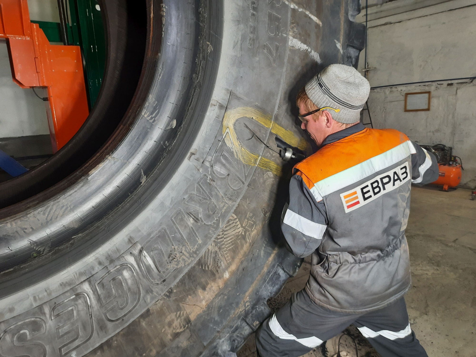 Резец колпачковый D 10 мм, хвостовик  6 мм